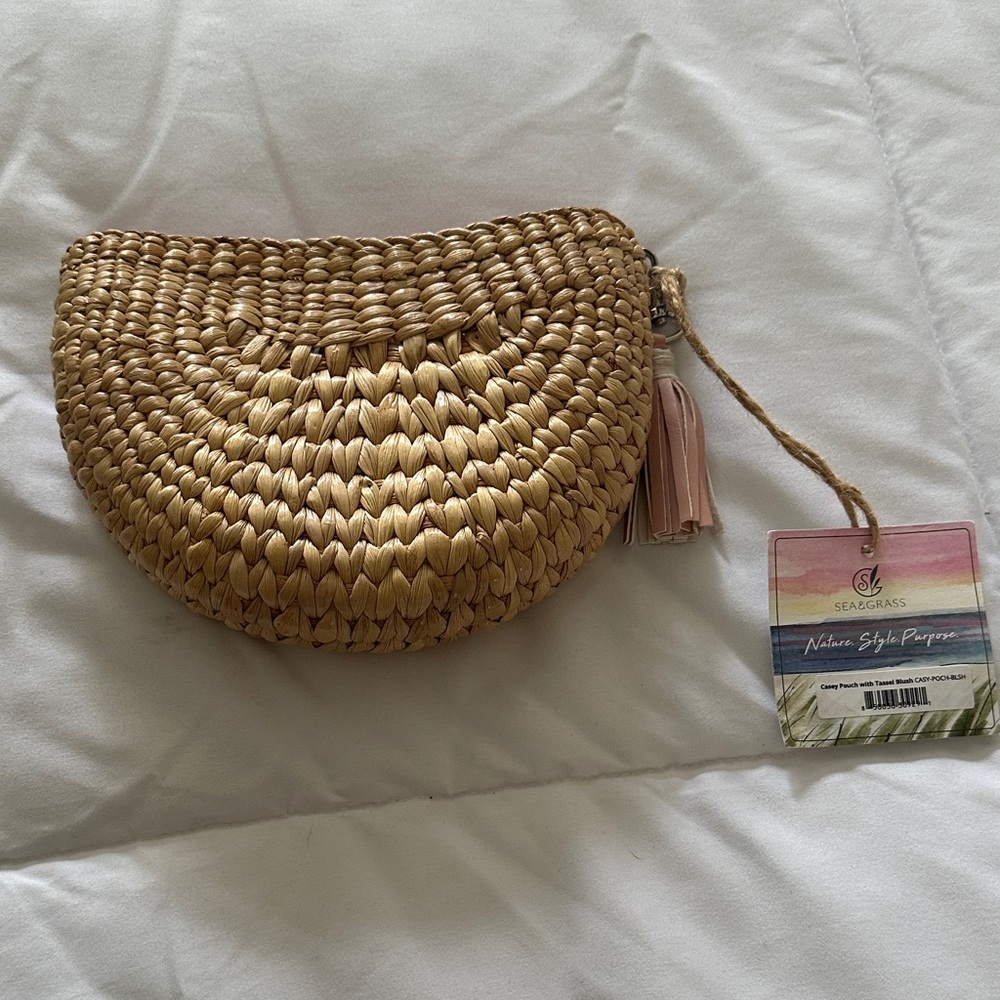 Seagrass Natural Woven Wristlet